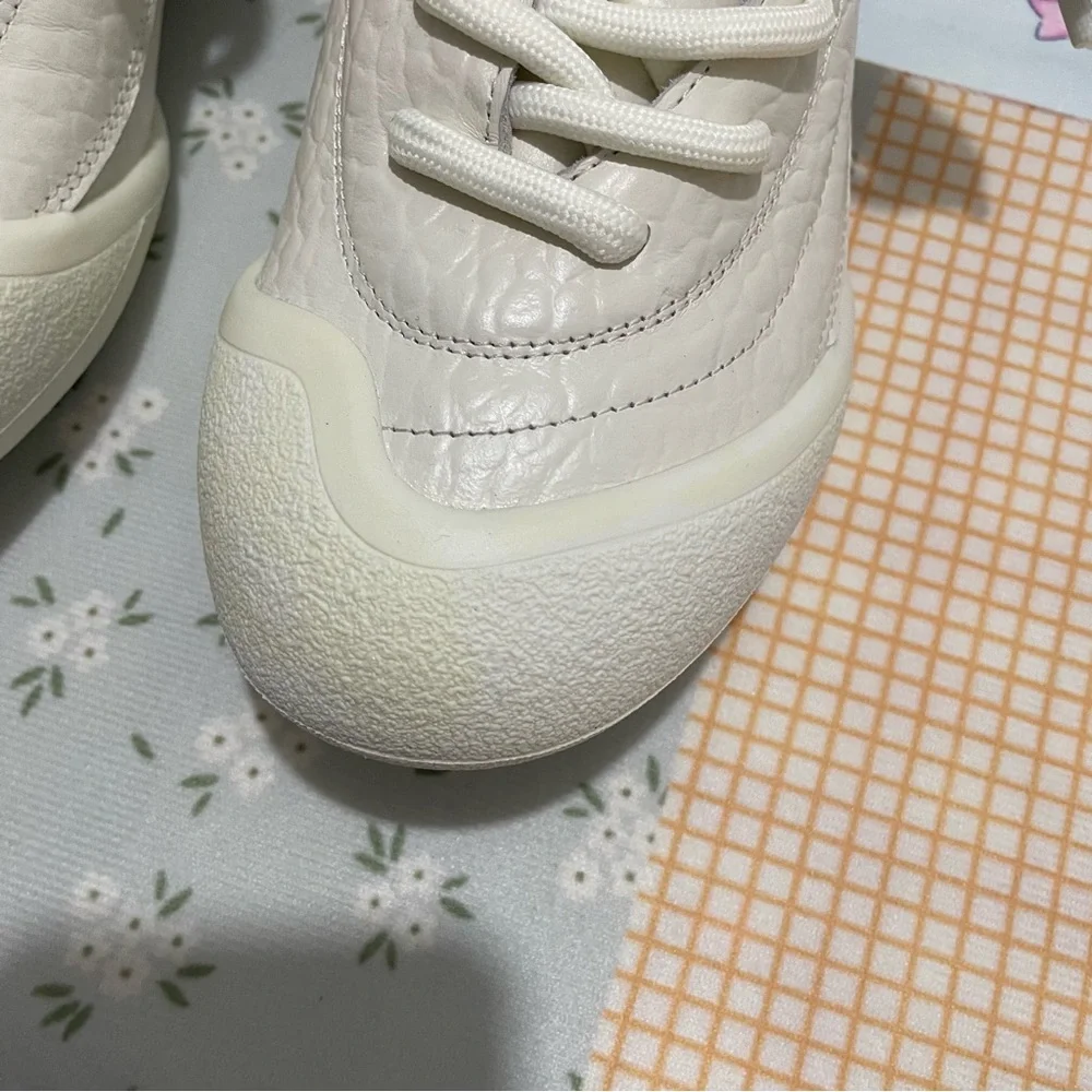 Alexander McQueen White Low-Top Leather Sneakers